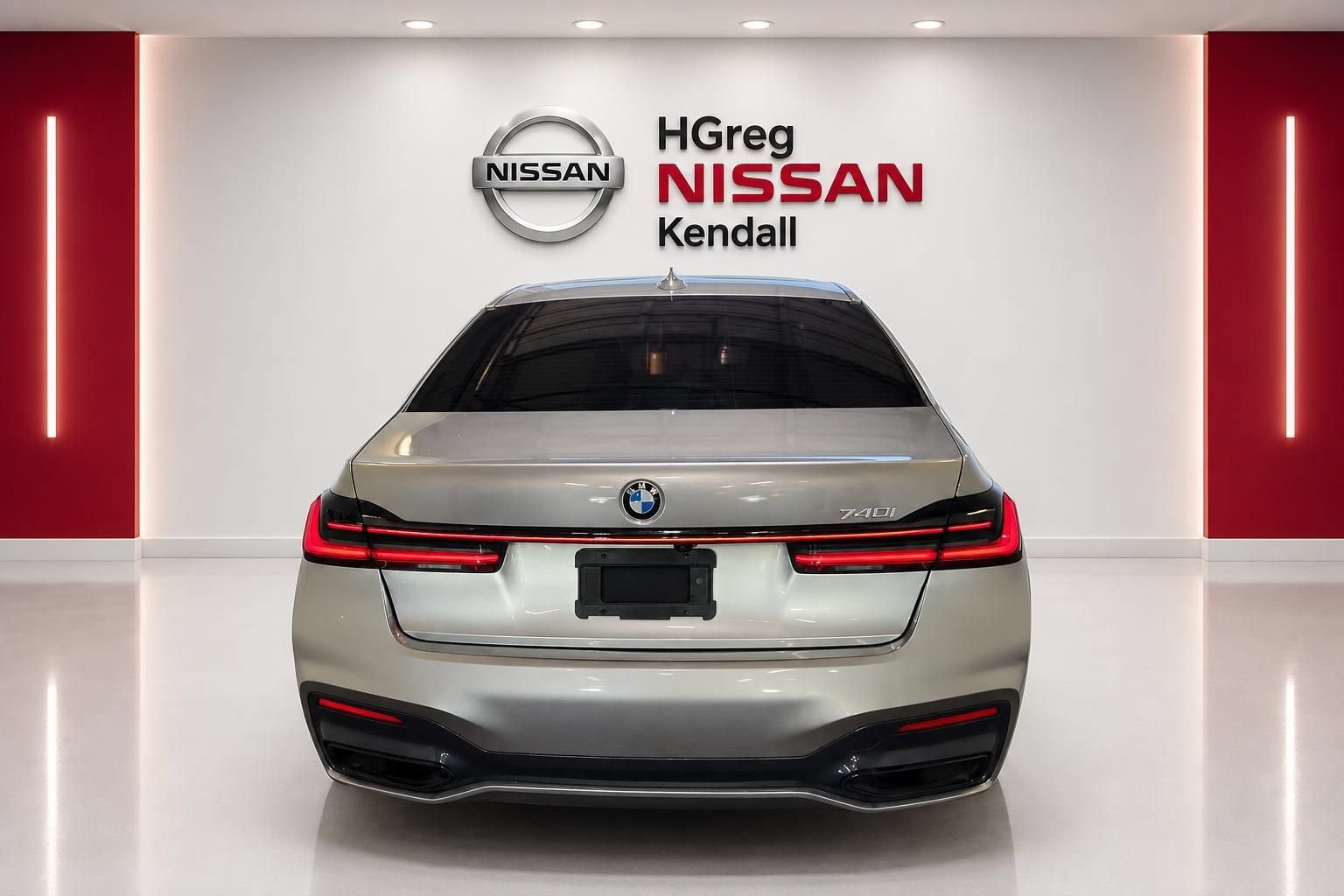 Used 2021 BMW 740i w/ M Sport Package RWD image 6