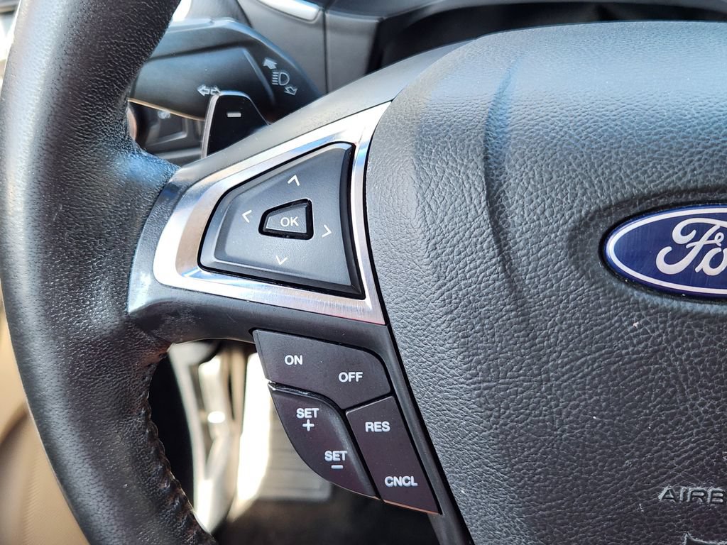 Used 2018 Ford Edge Titanium FWD image 16