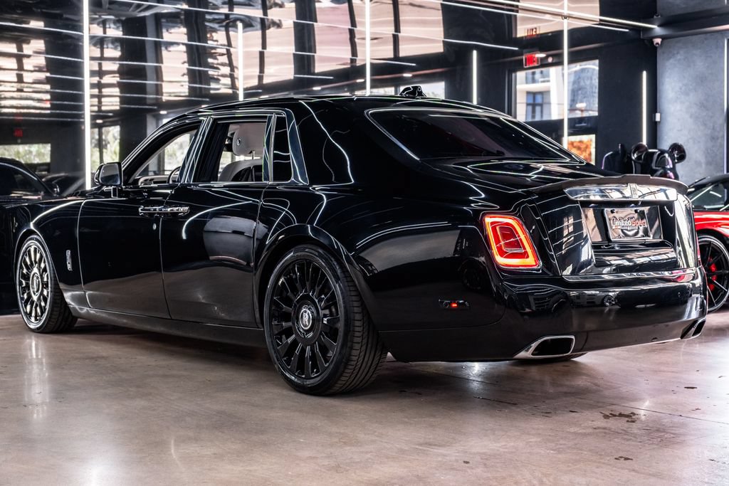 Used 2022 Rolls-Royce Phantom Sedan w/ The Phantom Package RWD image 22