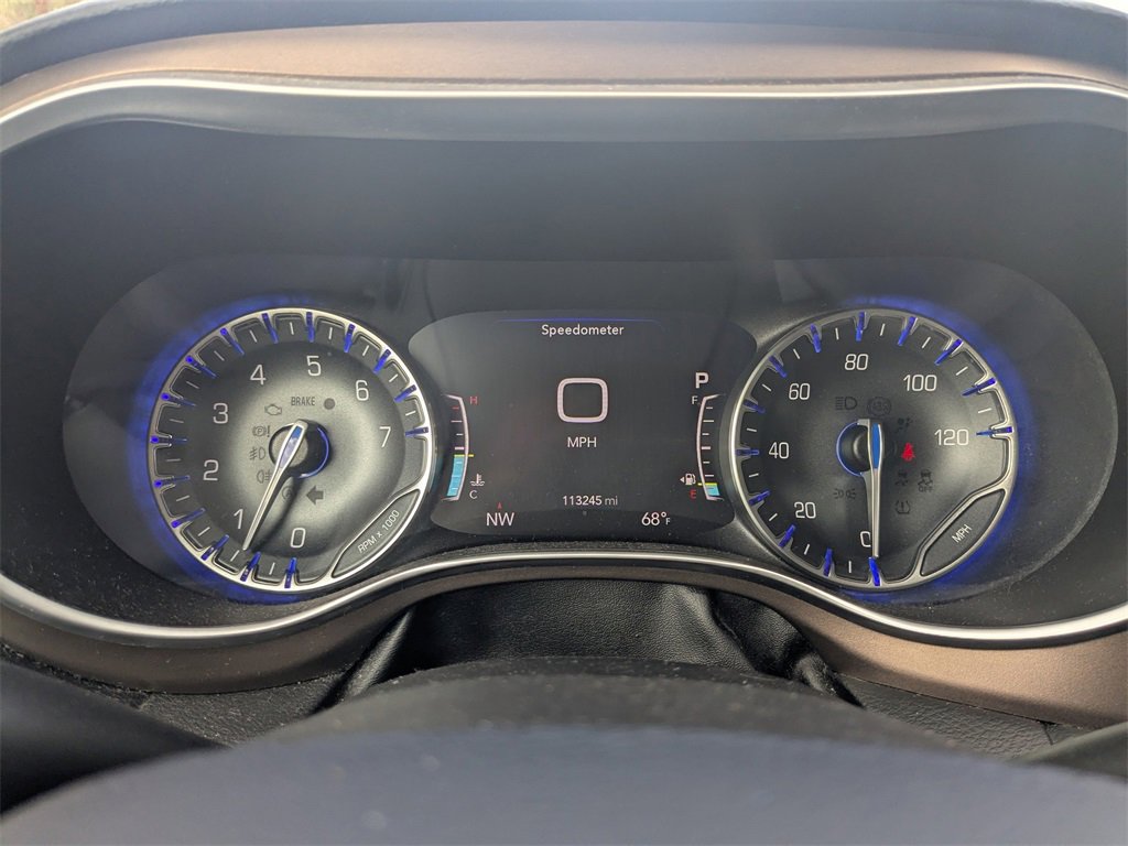 Used 2017 Chrysler Pacifica Touring-L Plus image 34