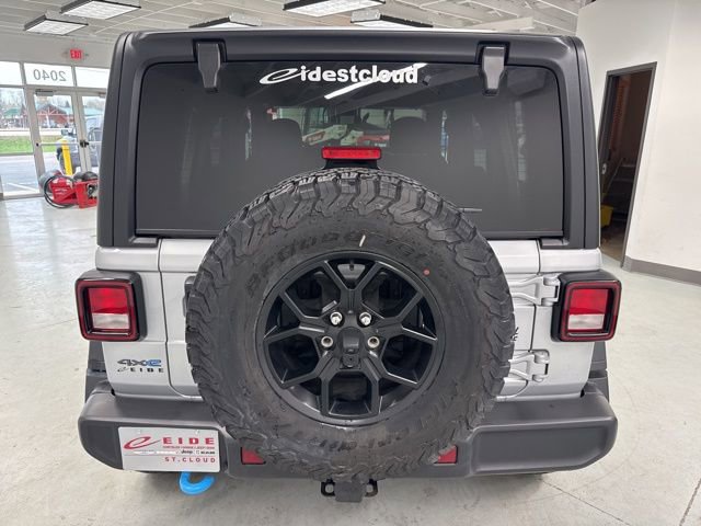 Used 2024 Jeep Wrangler Unlimited AWD/4WD image 8
