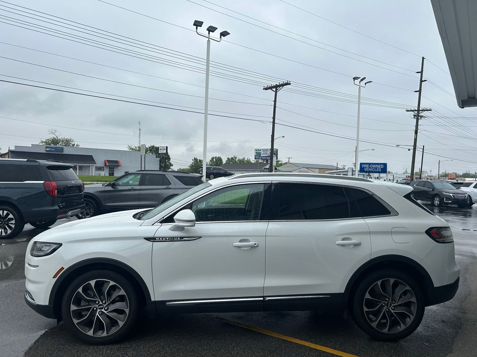 Used 2023 Lincoln Nautilus Reserve AWD/4WD image 4