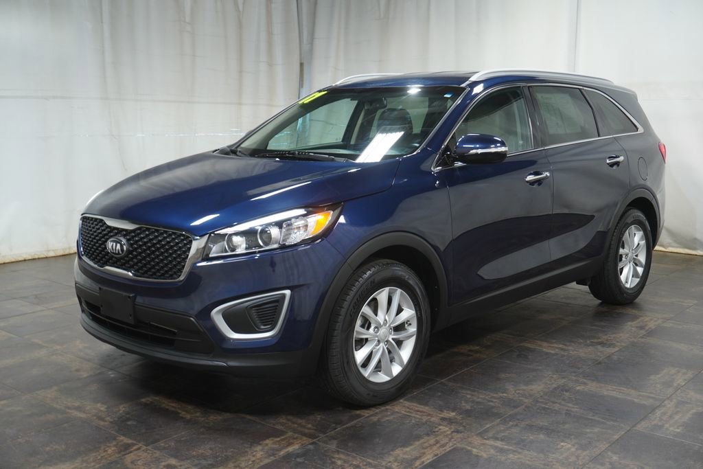 Used 2017 Kia Sorento FWD w/ LX Convenience Package image 2