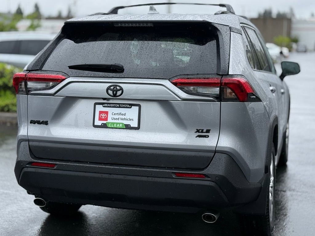 Used 2023 Toyota RAV4 XLE Premium AWD/4WD image 5