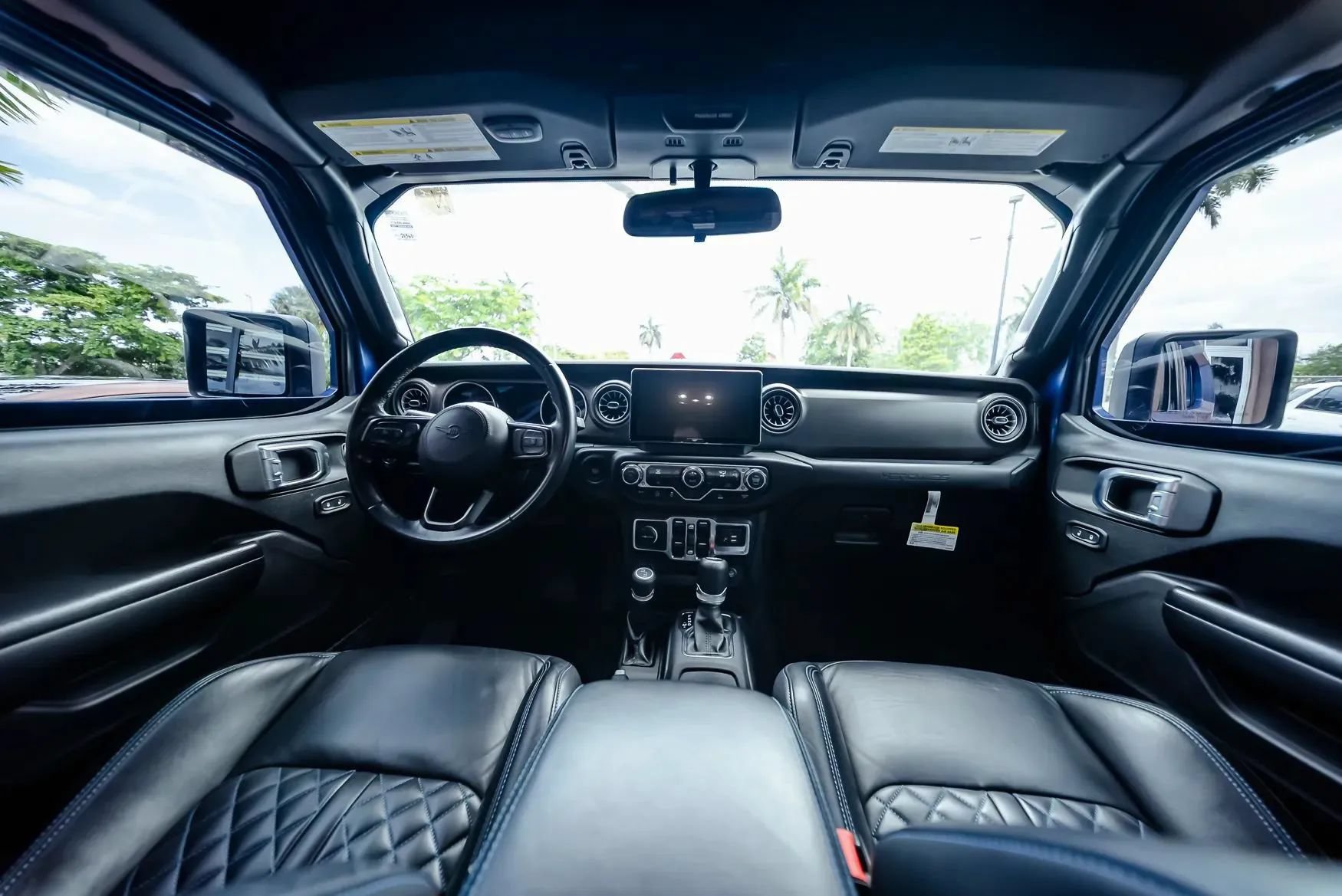 Used 2021 Jeep Gladiator Sport AWD/4WD image 2