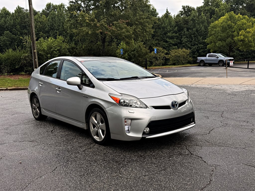 Used 2013 Toyota Prius Five FWD image 3