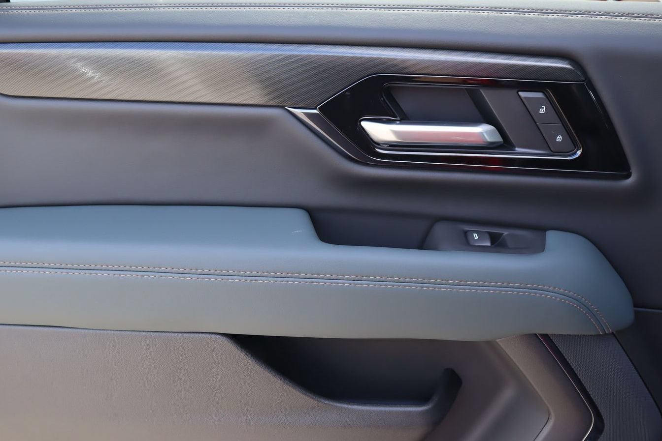 New 2026 GMC Yukon XL AT4 w/ AT4 Premium Plus Package AWD/4WD image 29