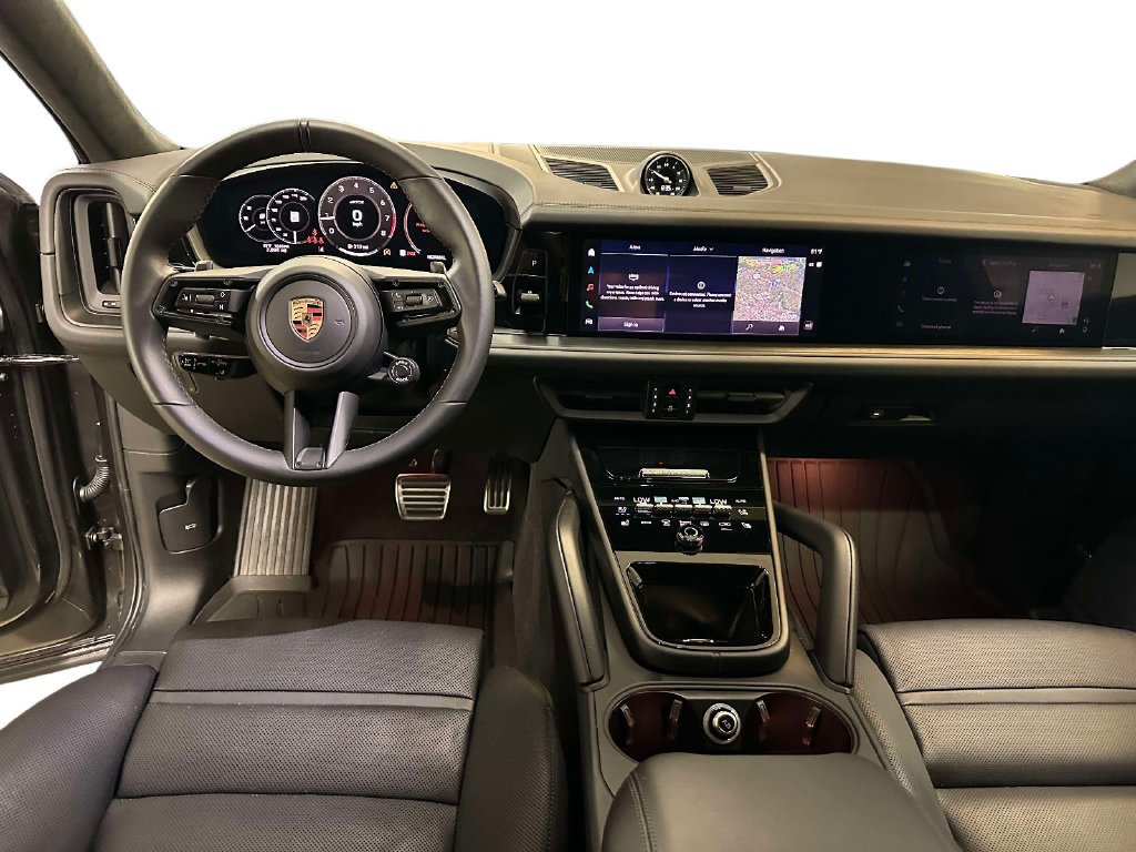 Used 2026 Porsche Cayenne GTS AWD/4WD image 18