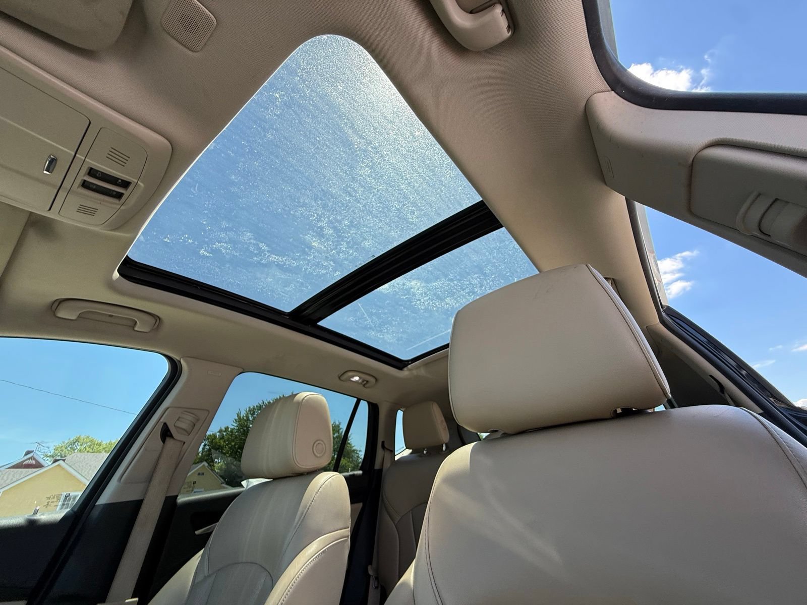 Used 2020 Buick Envision Essence w/ Experience Buick Package AWD/4WD image 3