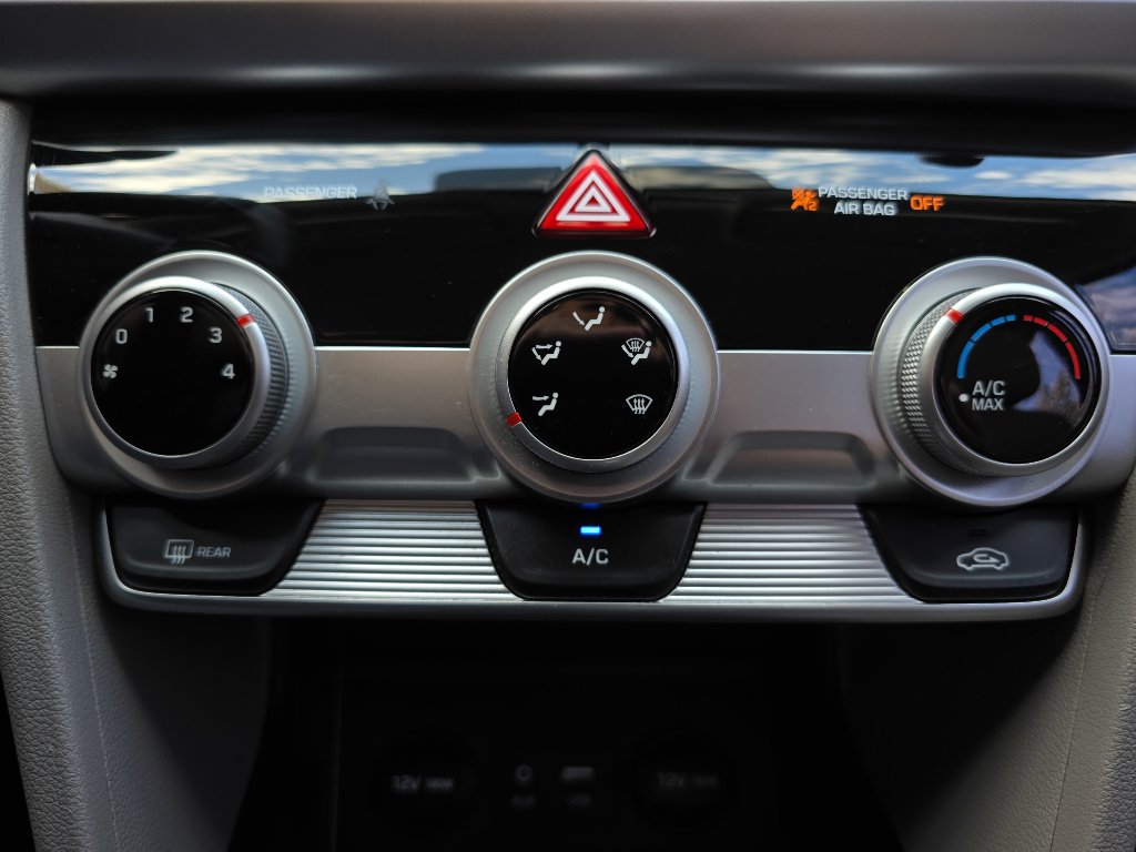 Used 2019 Hyundai Elantra SE image 21