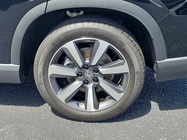 Certified 2025 Honda Pilot Touring image 32