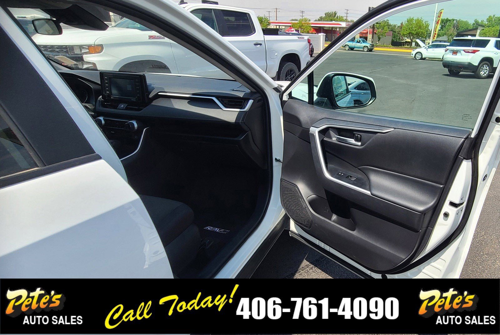 Used 2021 Toyota RAV4 XLE AWD/4WD image 14