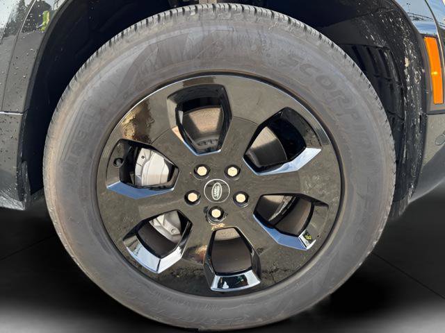 Certified 2024 Land Rover Defender 110 X-Dynamic SE image 10