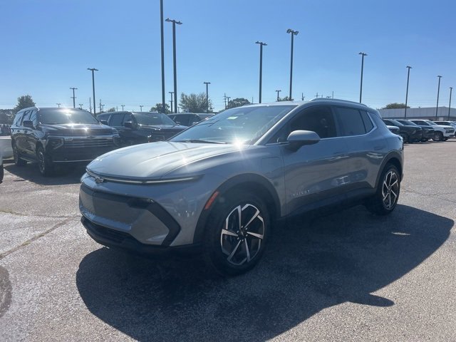 New 2026 Chevrolet Equinox EV LT image 7