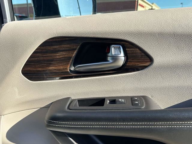 Used 2023 Chrysler Pacifica Limited image 23