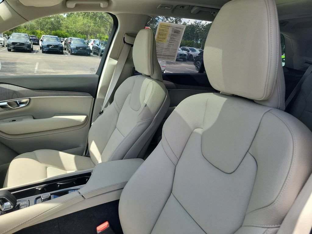Certified 2024 Volvo XC90 T8 Plus w/ Protection Package AWD/4WD image 18