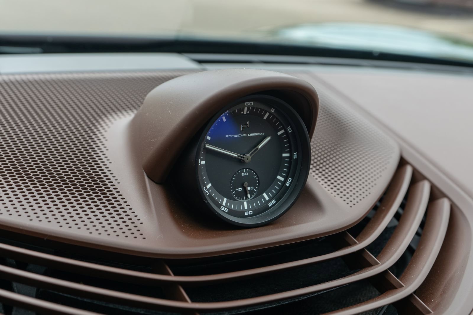 Used 2024 Porsche Taycan GTS image 31