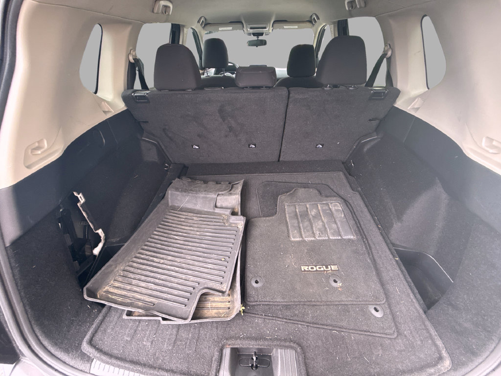 Used 2023 Nissan Rogue S AWD/4WD image 9