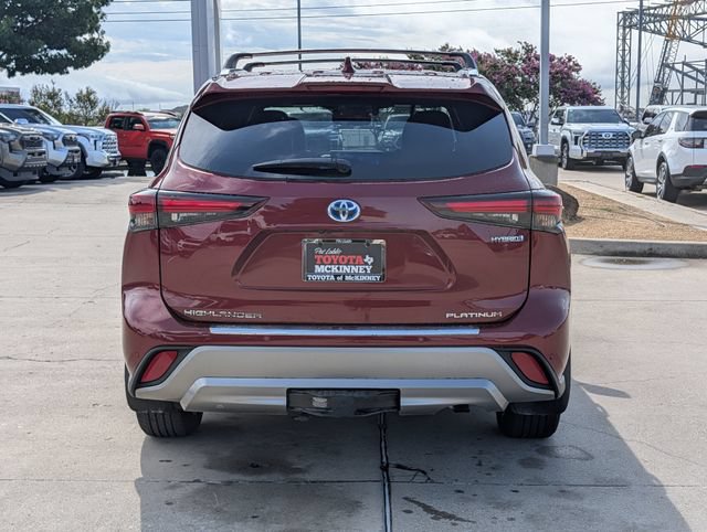 Certified 2024 Toyota Highlander Platinum AWD/4WD image 6