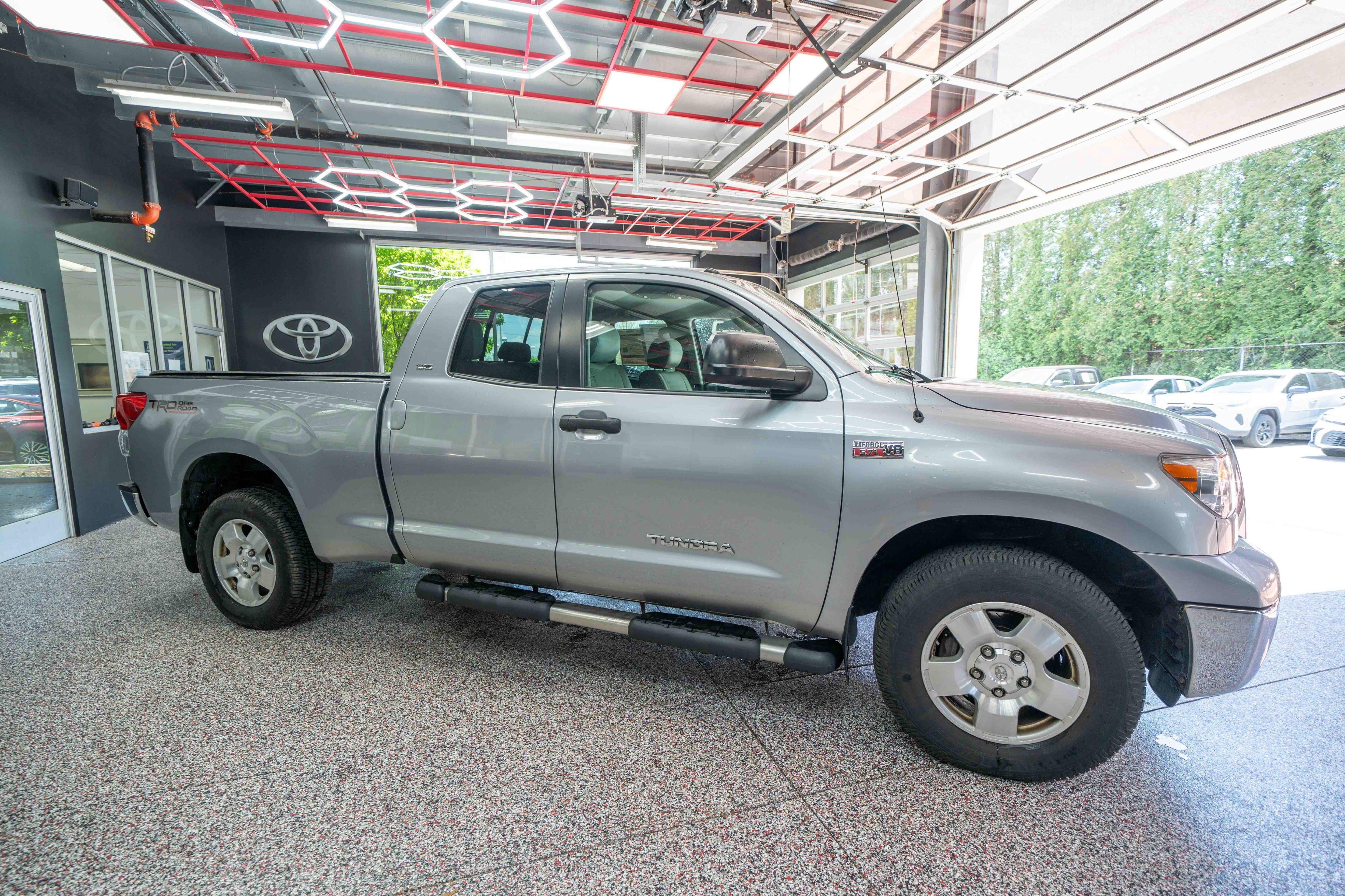 Used 2013 Toyota Tundra 4x4 Double Cab w/ TRD Off-Road Pkg image 5