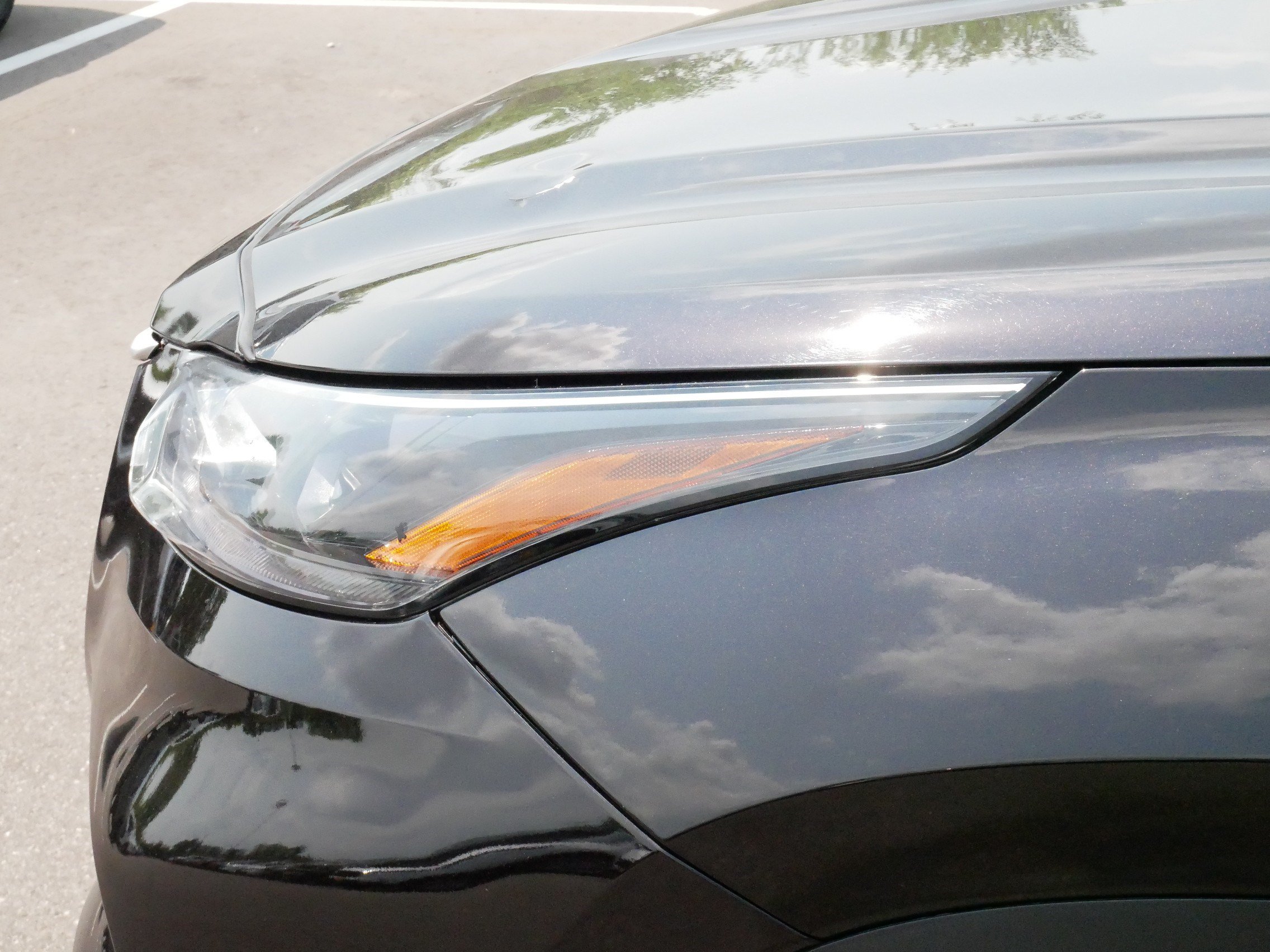 Used 2022 Toyota Highlander XLE AWD/4WD image 16