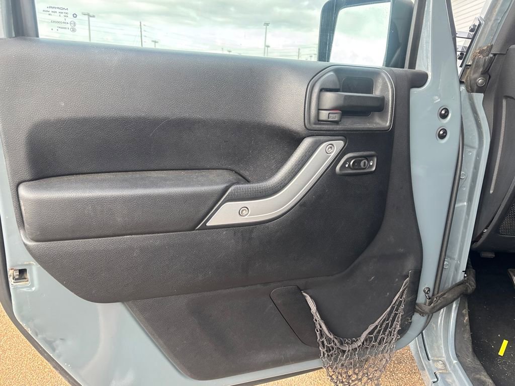 Used 2014 Jeep Wrangler Unlimited Sahara w/ Dual Top Group image 5