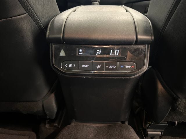 Used 2025 Toyota Highlander XSE AWD/4WD image 12
