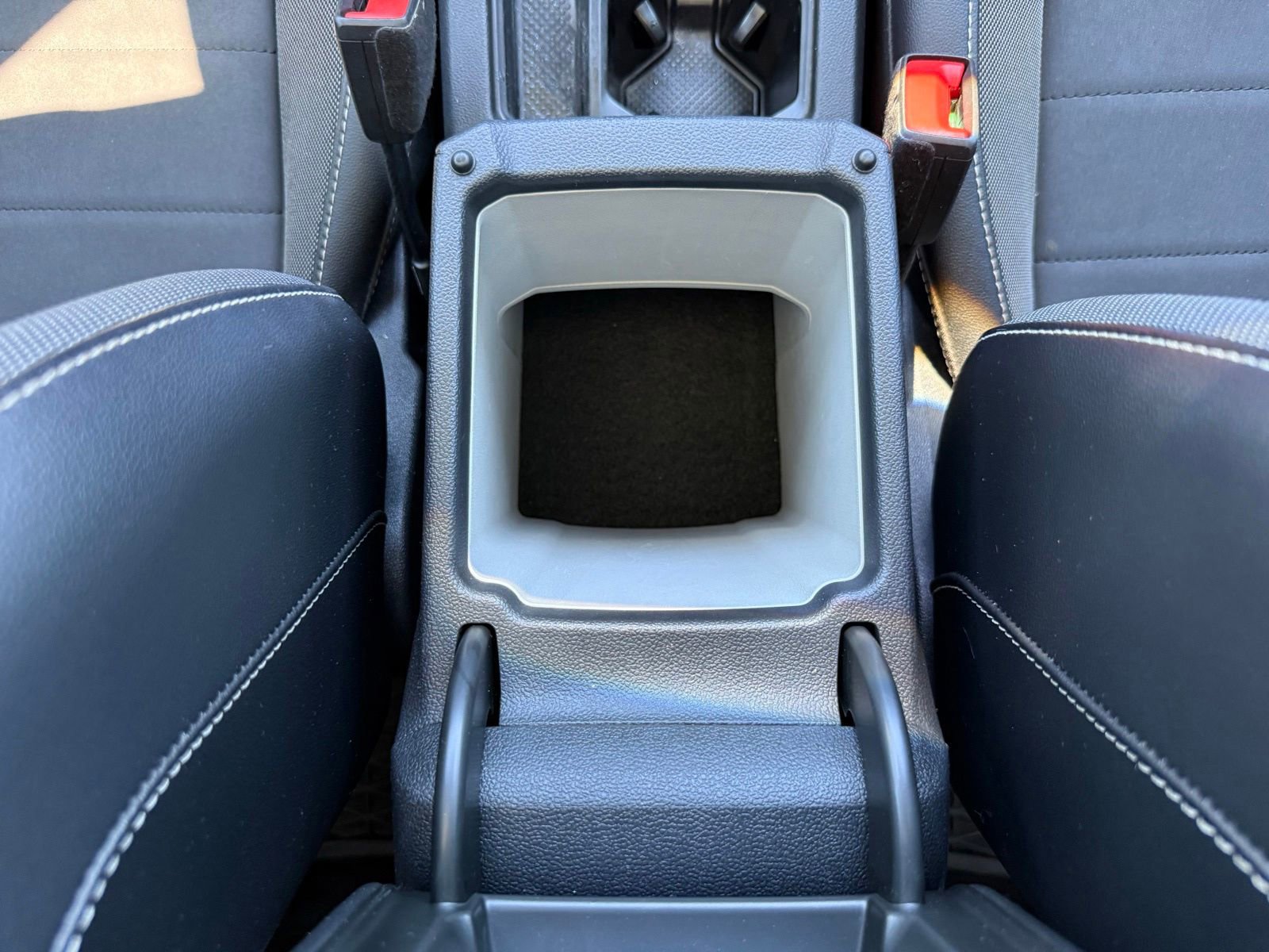 Used 2022 Volkswagen Taos SE w/ Panoramic Sunroof Package image 29