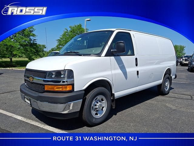 New 2026 Chevrolet Express 3500 w/ Driver Convenience Package RWD video 1