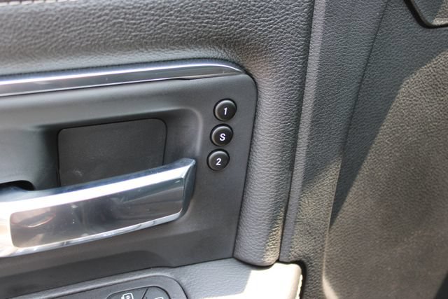 Used 2026 RAM 3500 Laramie AWD/4WD image 13