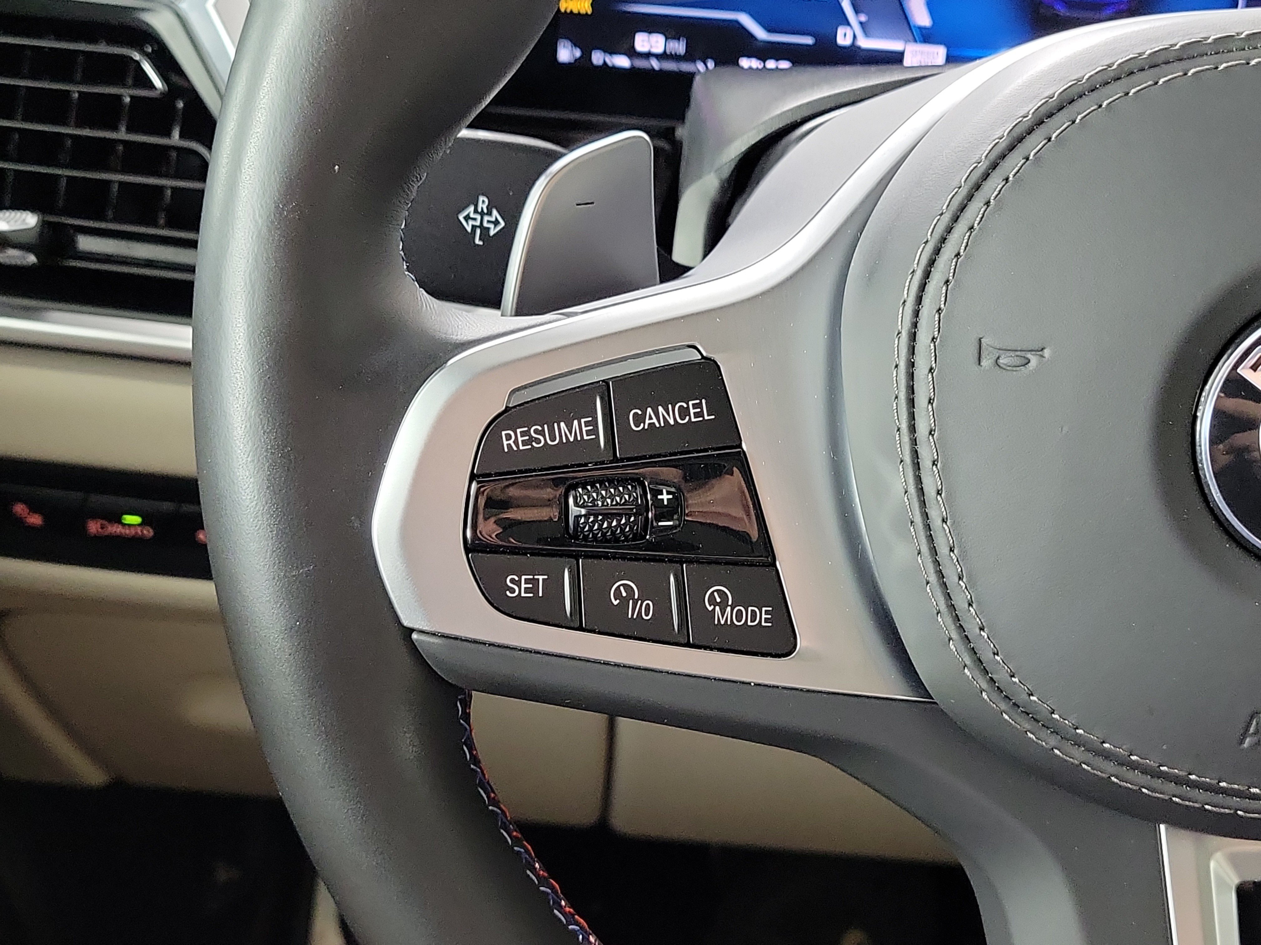 Certified 2025 BMW X6 M60i AWD/4WD image 13