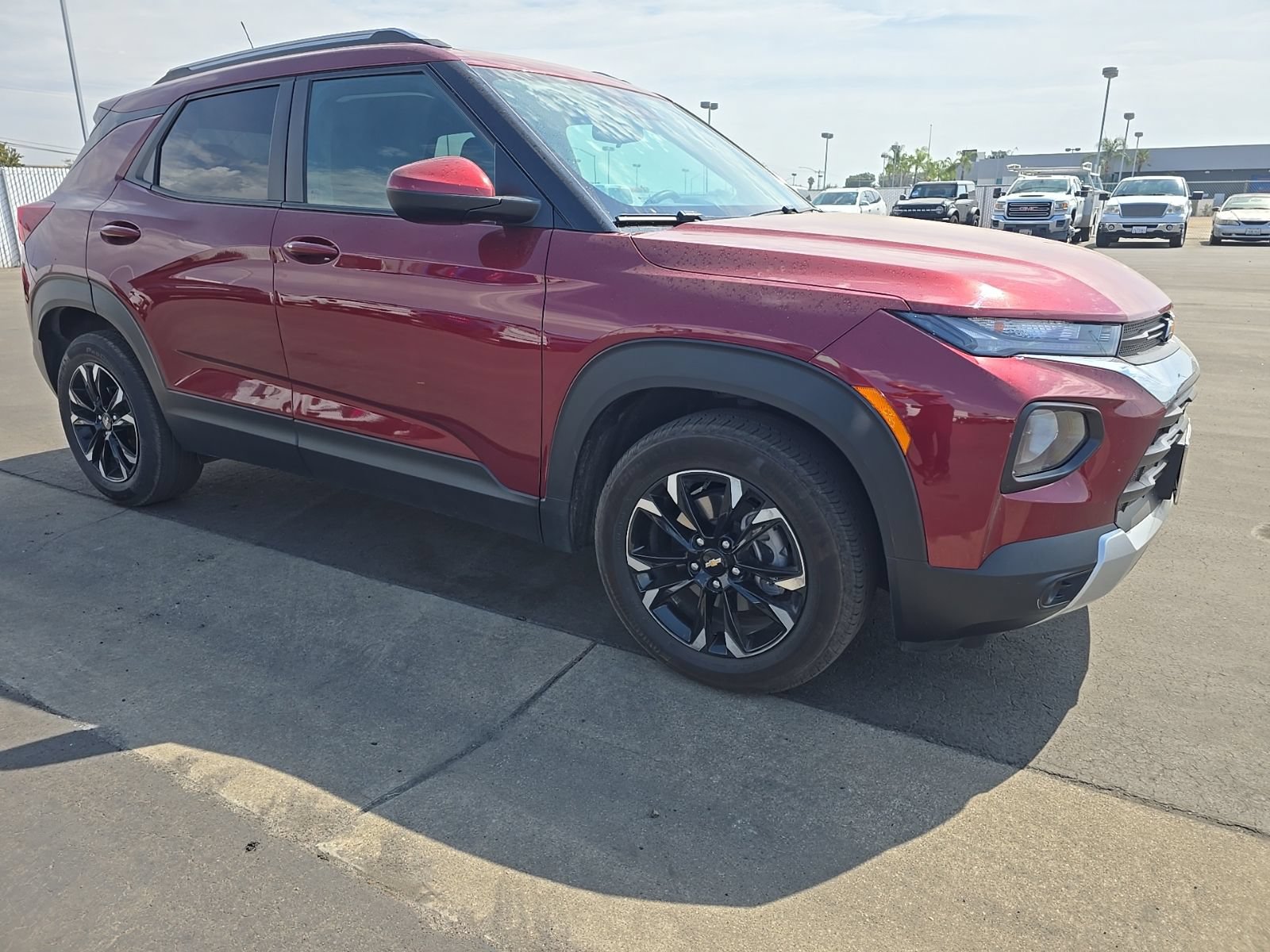 Used 2023 Chevrolet TrailBlazer LT FWD image 1