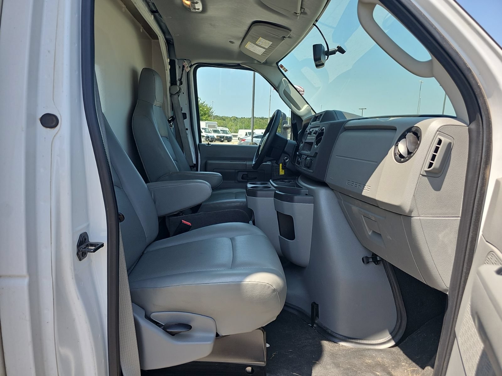Used 2024 Ford E-450 and Econoline 450 Super Duty w/ Power Windows & Locks Group RWD image 24