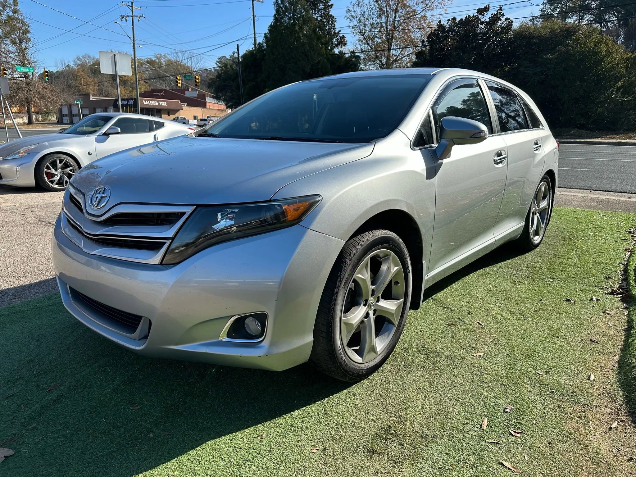 Used 2015 Toyota Venza XLE image 3