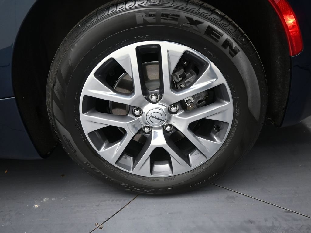 Used 2023 Chrysler Pacifica Pinnacle image 44