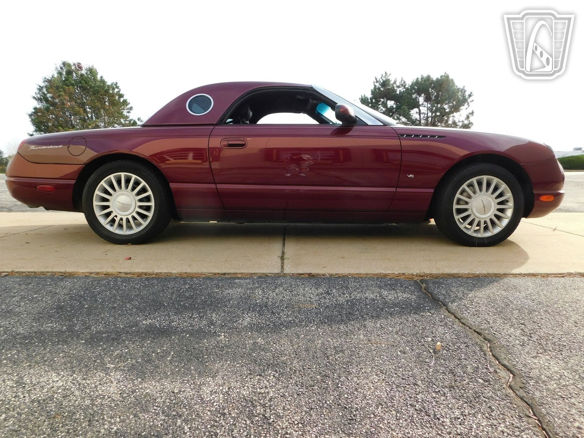 Used 2004 Ford Thunderbird image 21