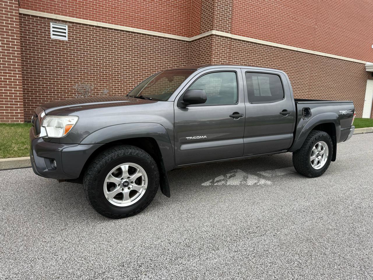 Used 2013 Toyota Tacoma 4x4 Double Cab w/ TRD Off-Road Pkg image 5