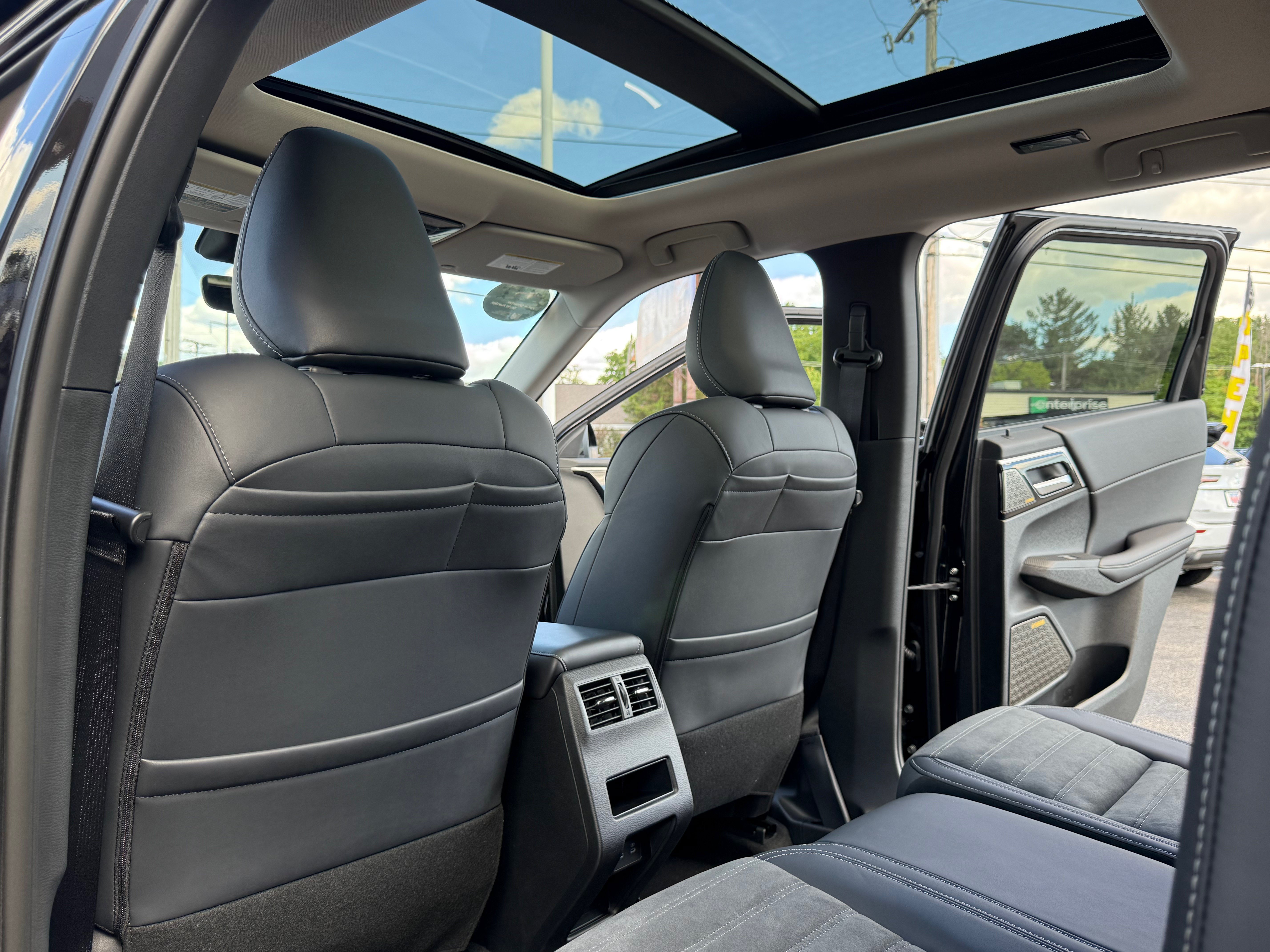 New 2026 Mitsubishi Outlander SE FWD image 7