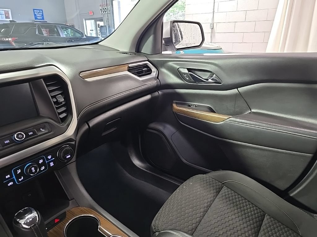 Used 2018 GMC Acadia SLE FWD image 27