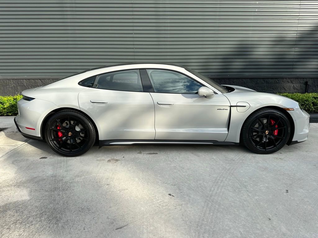 Used 2025 Porsche Taycan 4S image 10