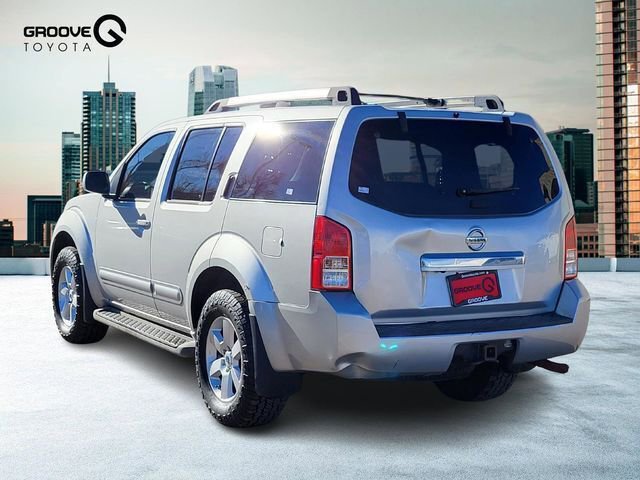 Used 2011 Nissan Pathfinder SV image 3