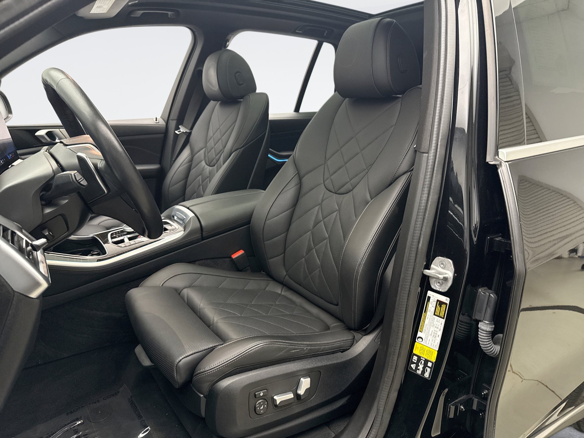 Used 2024 BMW X5 xDrive40i w/ Premium Package AWD/4WD image 11
