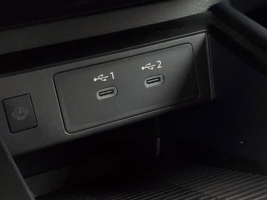 New 2025 Nissan Kicks SR image 24