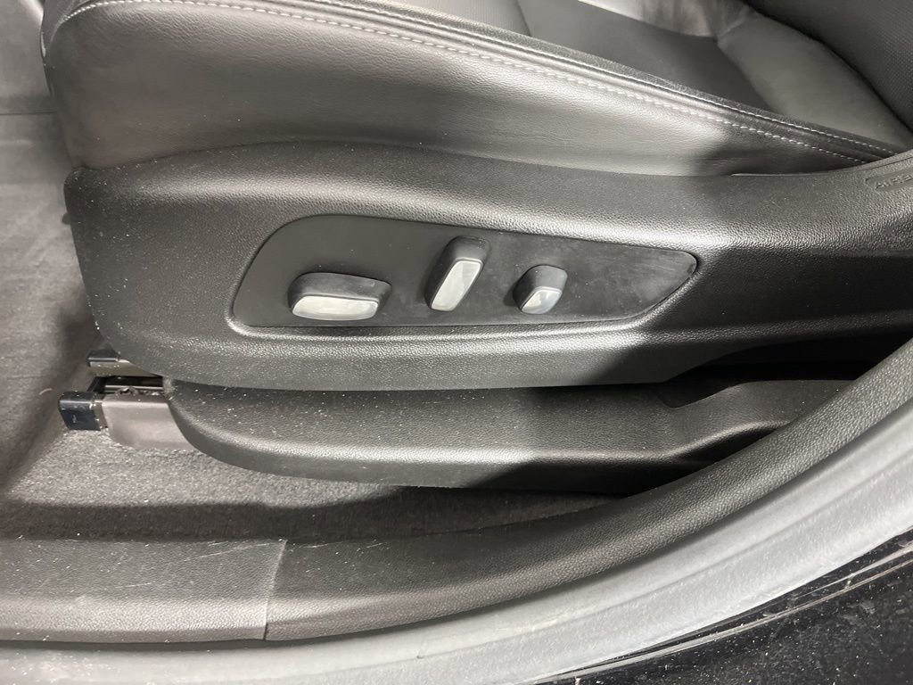 Used 2020 Cadillac XT6 Premium Luxury w/ LPO, Floor Liner Package image 25