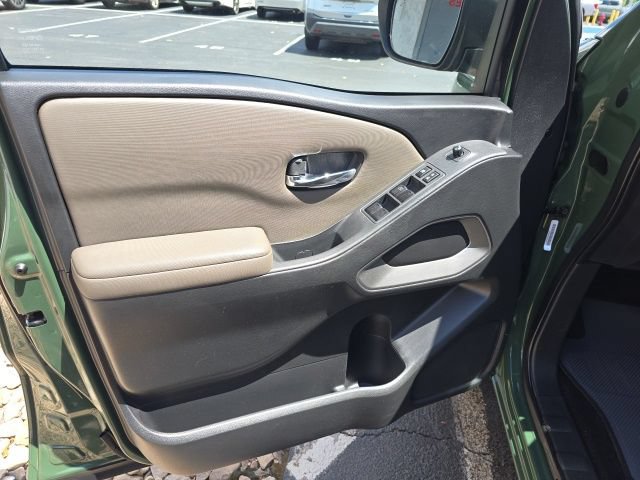 Used 2022 Nissan Frontier SV AWD/4WD image 14