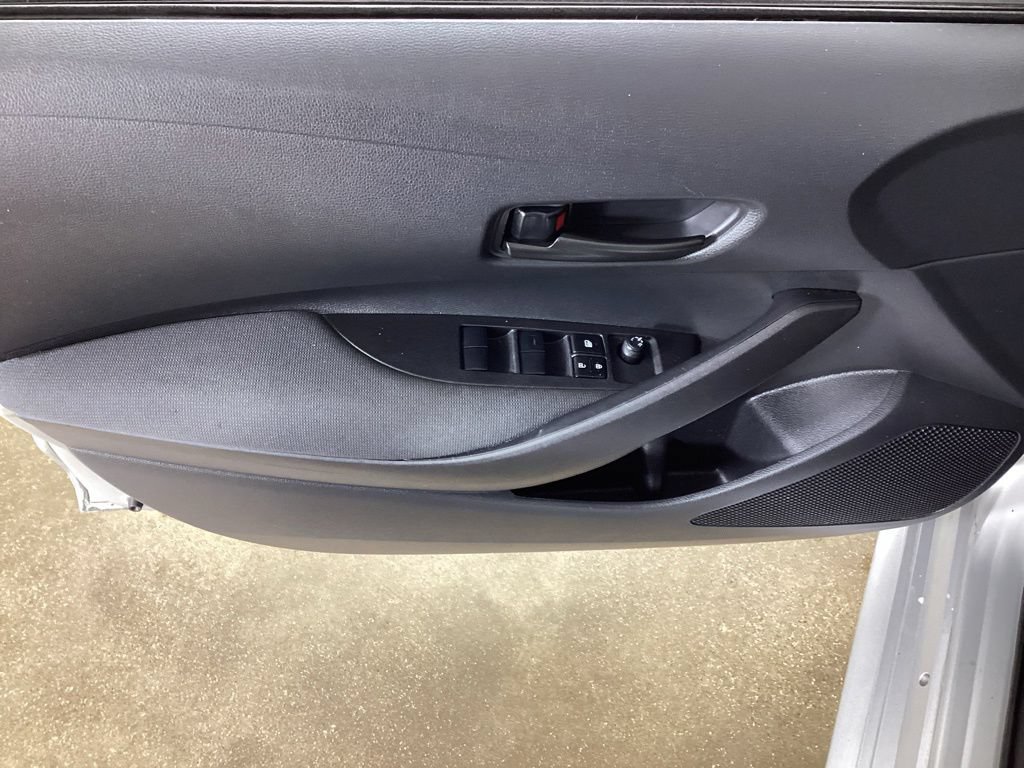 Used 2025 Toyota Corolla LE FWD image 11
