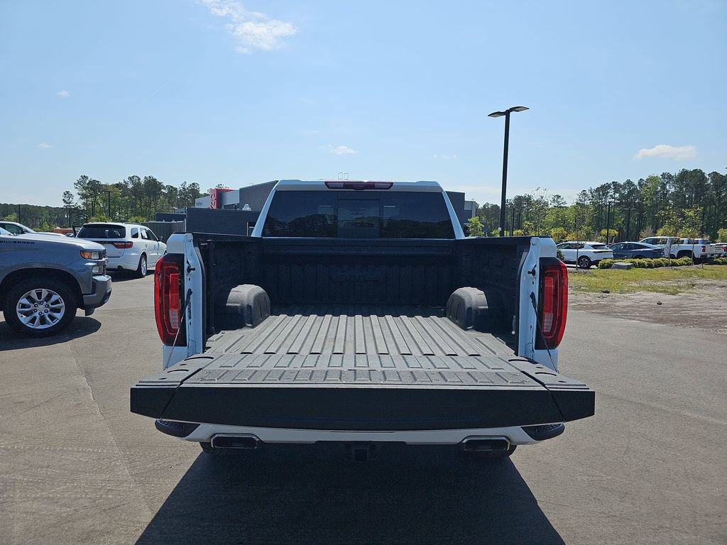 Used 2024 GMC Sierra 1500 AT4 w/ Technology Package image 16