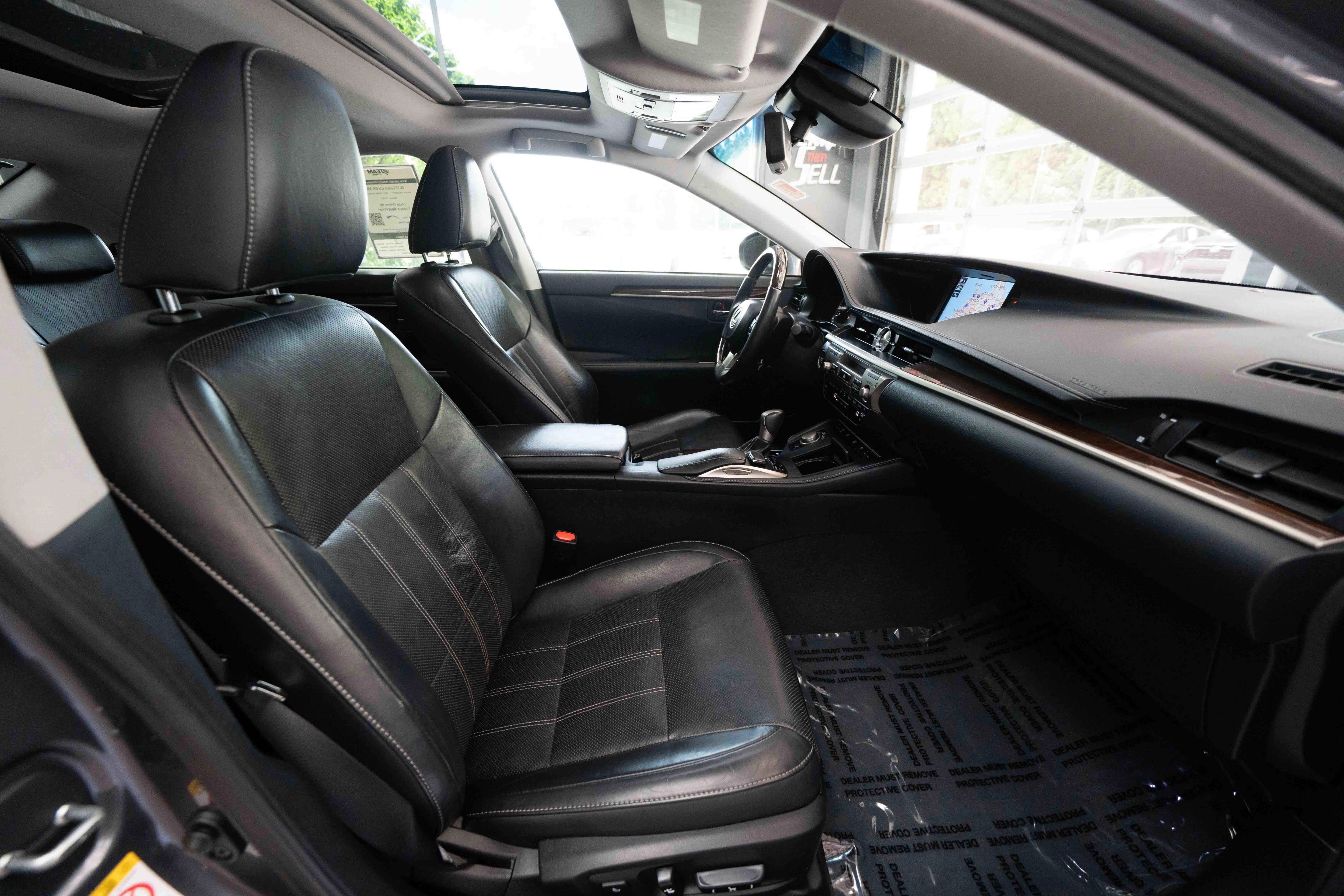 Used 2017 Lexus ES 350 w/ Luxury Package FWD image 26