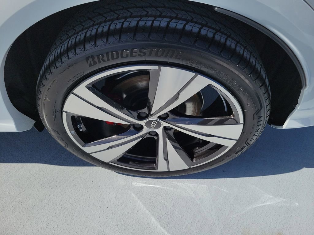 New 2025 Audi SQ5 Prestige image 27