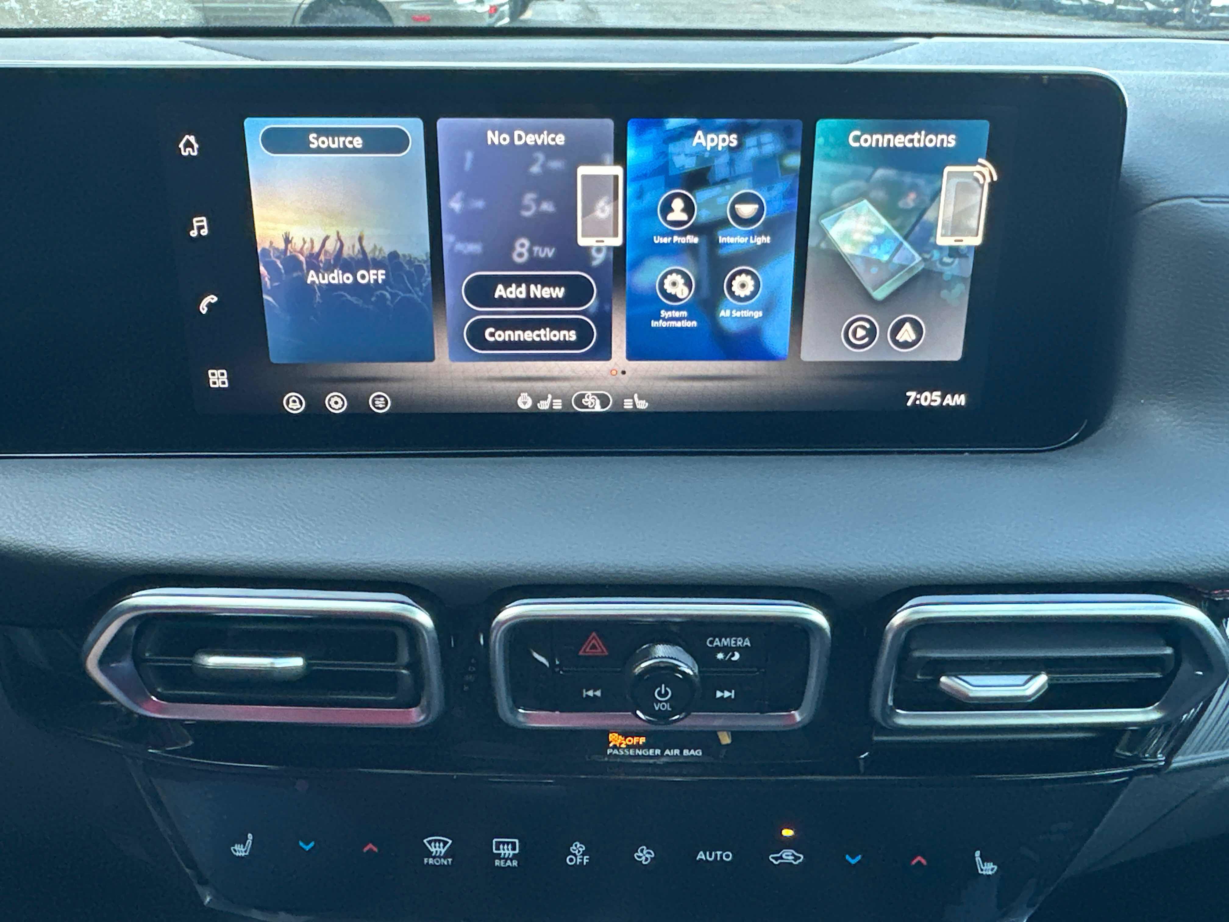 New 2026 Nissan Sentra SR w/ SR Premium Package FWD image 35